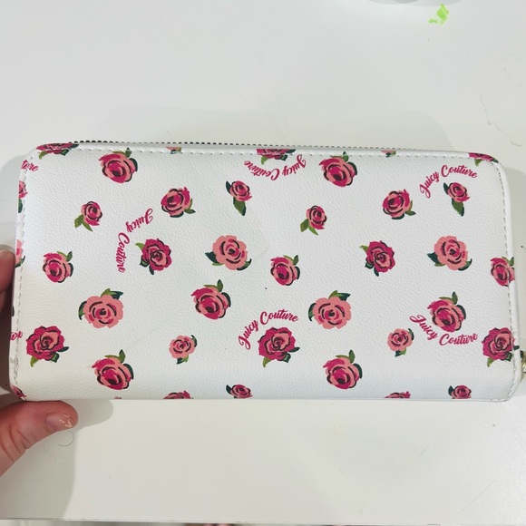 Juicy Couture Wallet - Picture 2 of 4